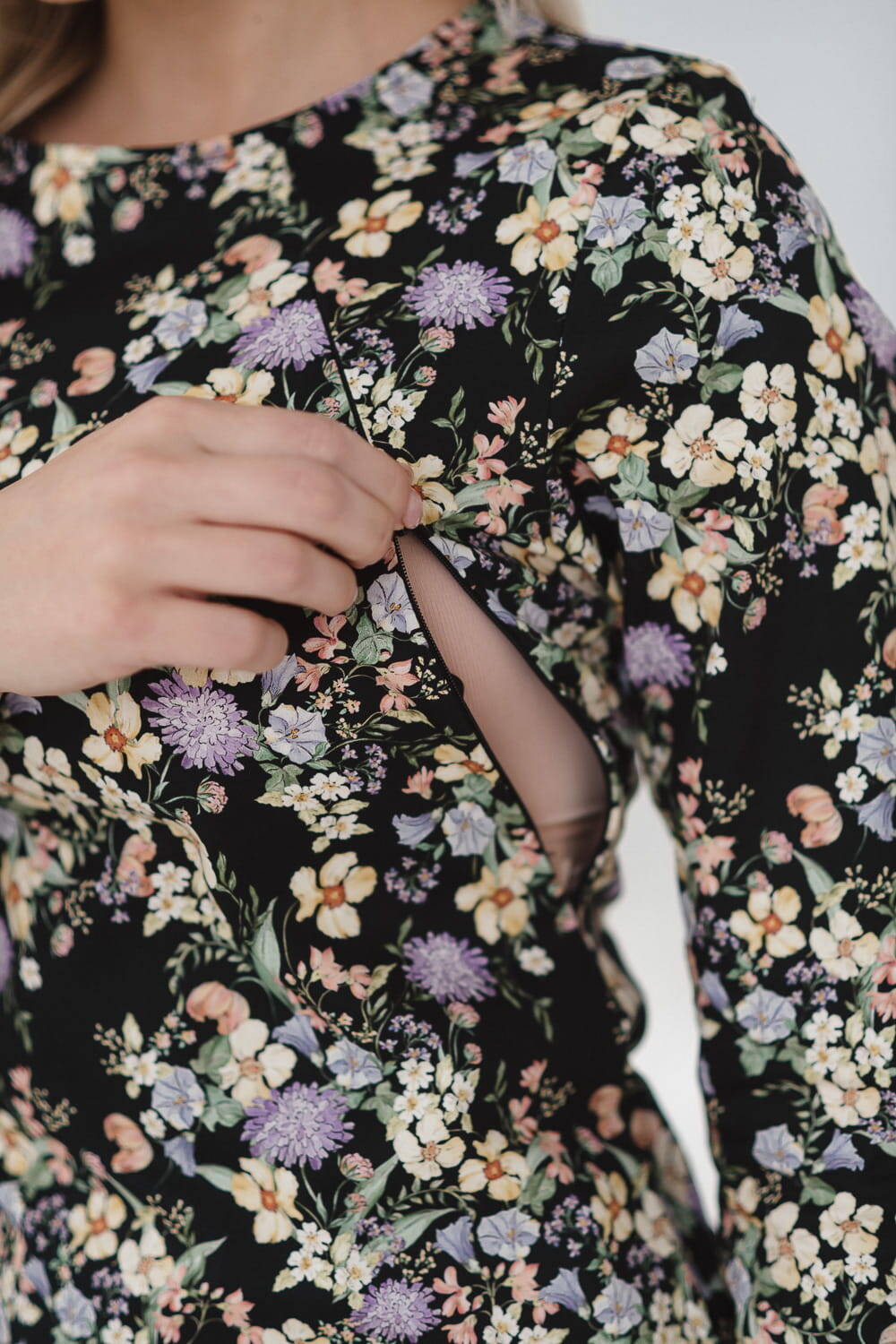 Milky Classic kojící šaty, 3/4 rukáv, černé, s květinami