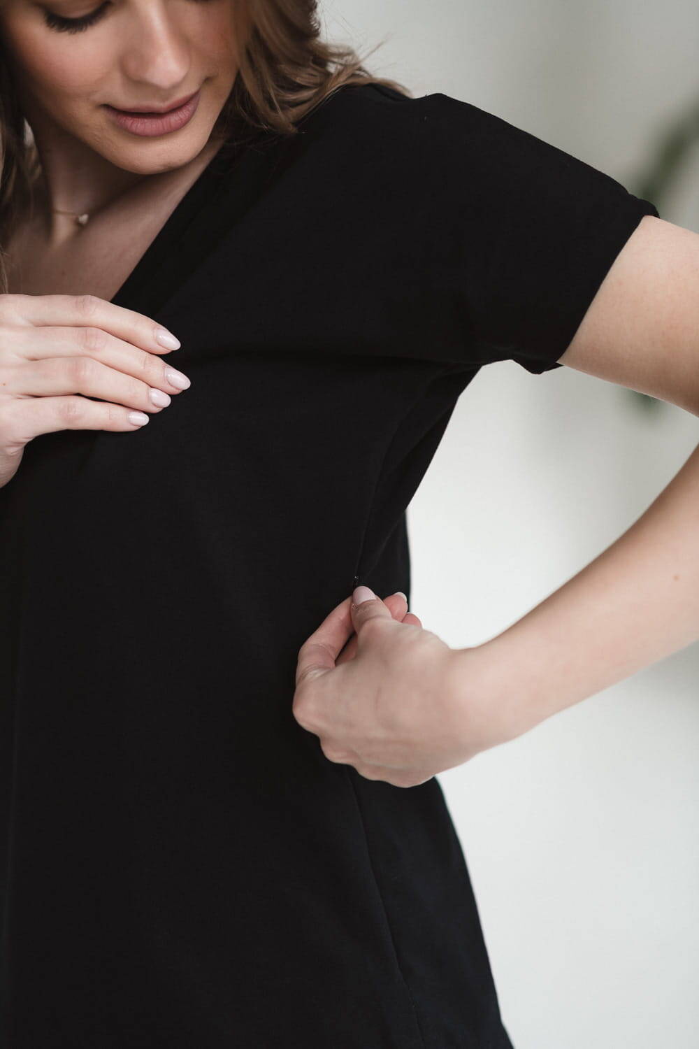 Two Ways oboustranná těhotenská a kojící halenka, krátký rukáv, černá