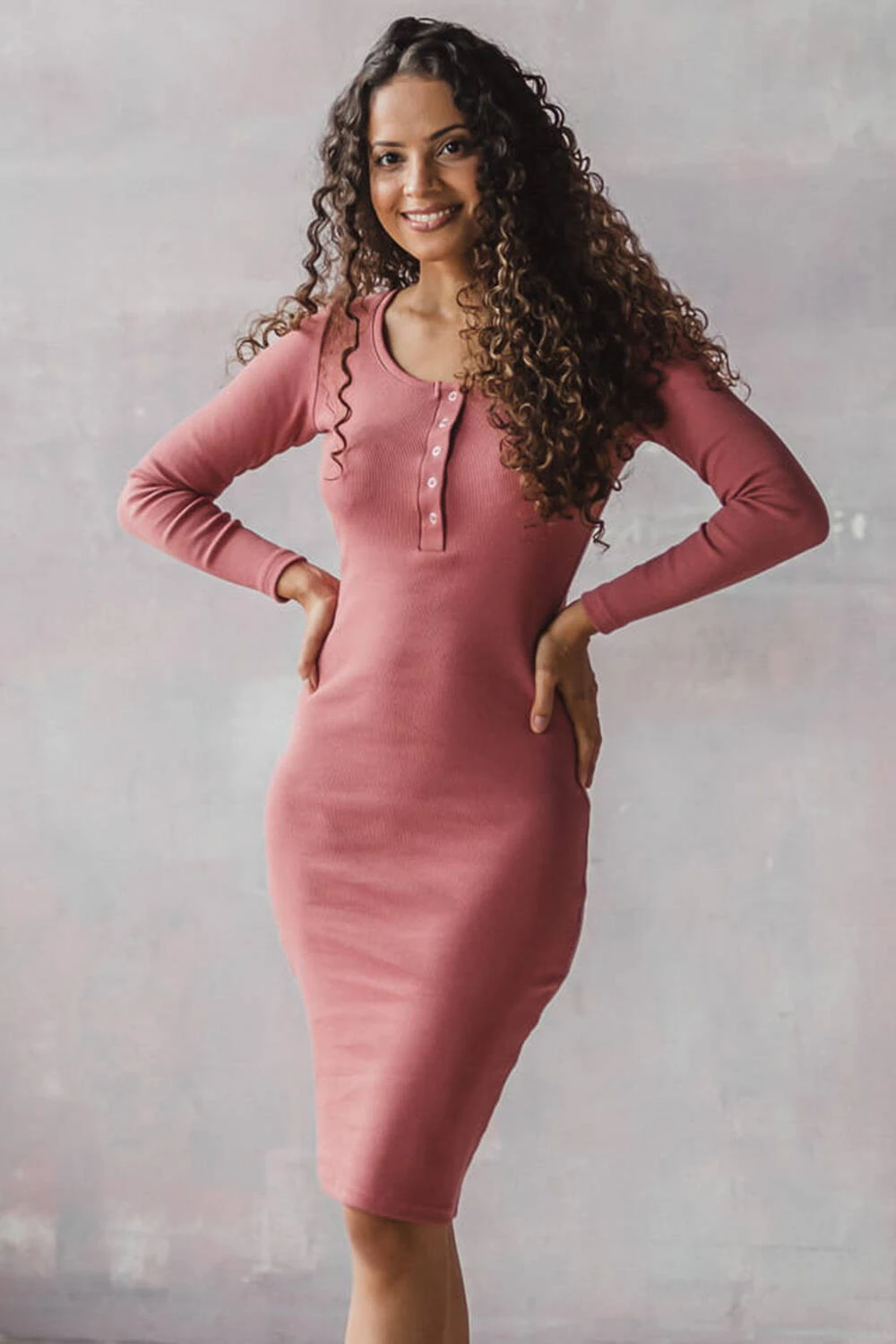 Těhotenské a kojící šaty z cedrového žebrovaného úpletu na bříško