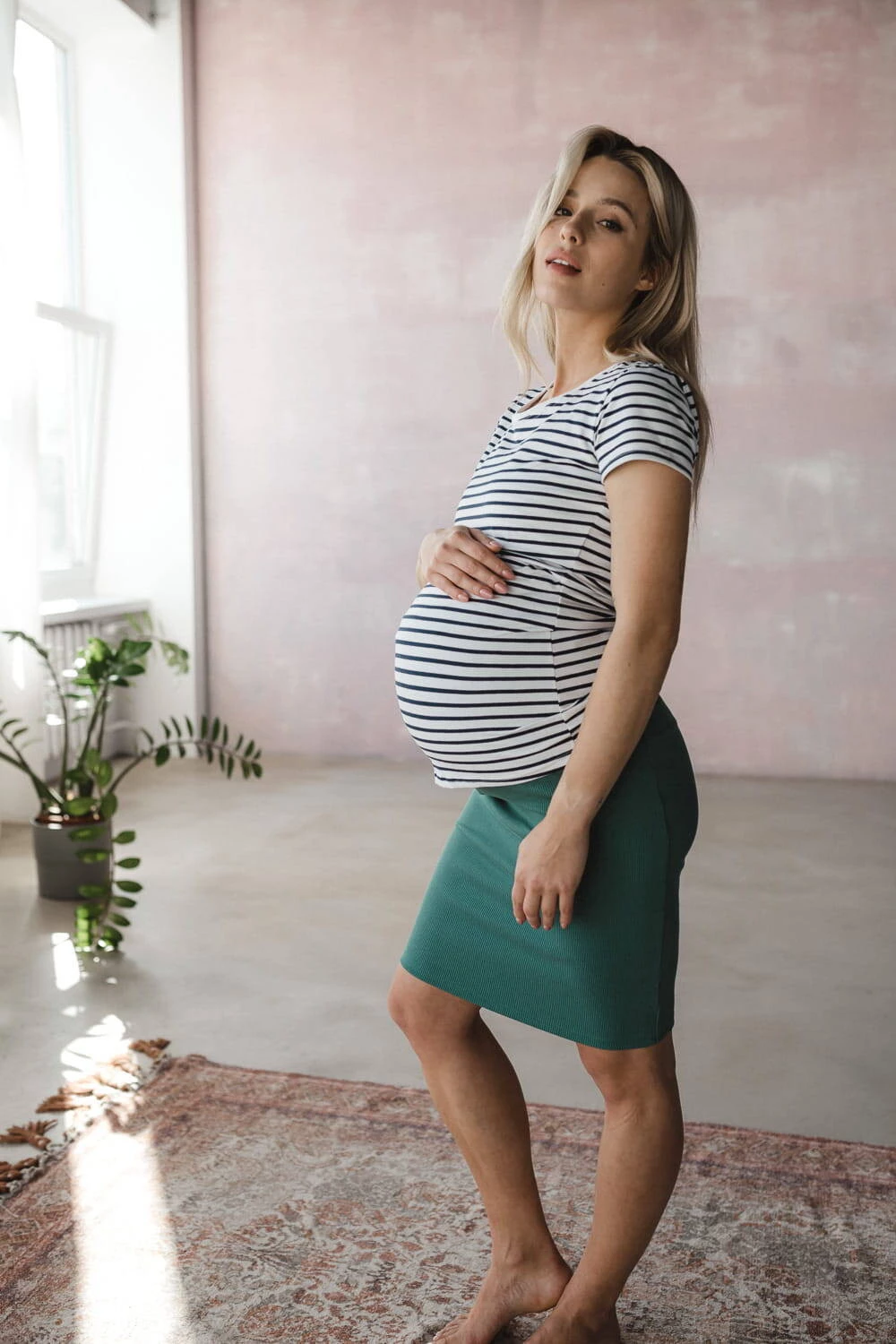 Těhotenská a kojící halenka Milk Shirt, krátký rukáv, s bílými a tmavě modrými pruhy