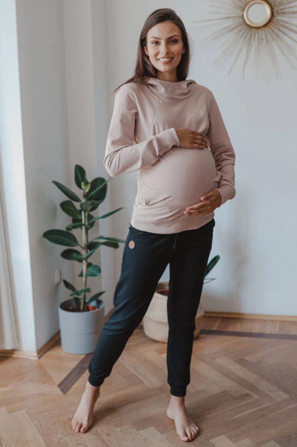 Černé těhotenské tepláky