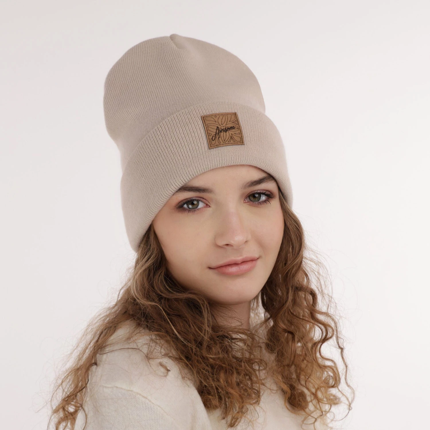Dívčí zimní čepice camel Bellona