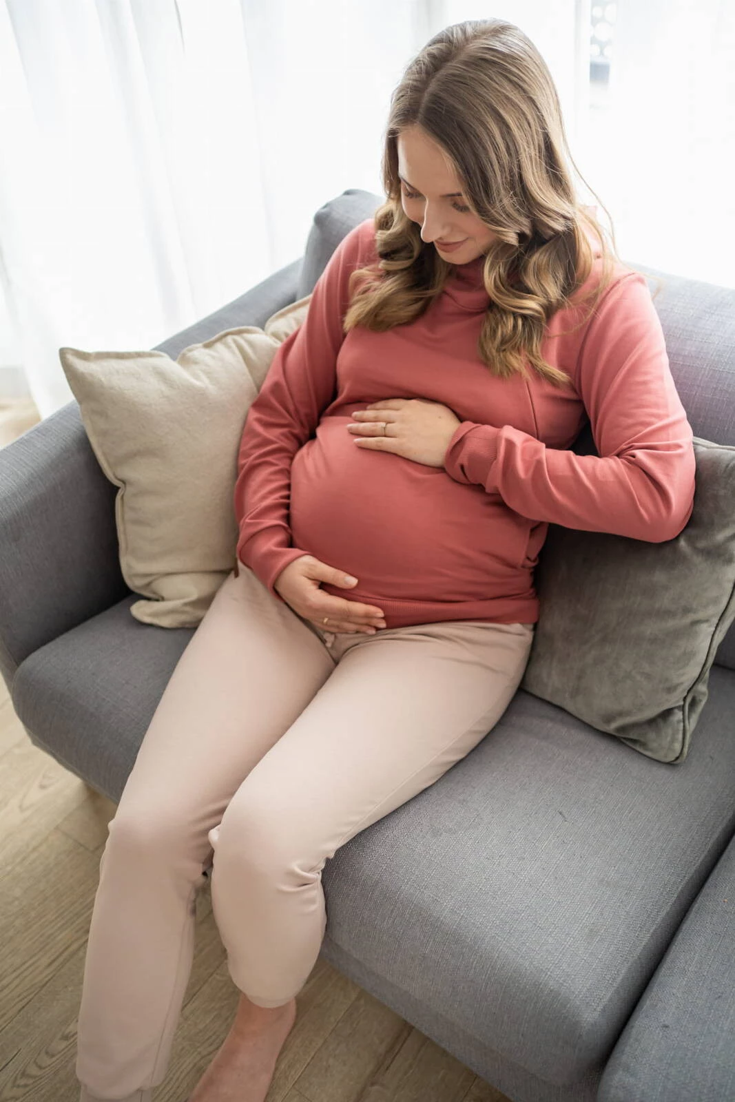 Béžové těhotenské tepláky