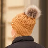 Čepice zimní dámská bordó s bambulí Laona