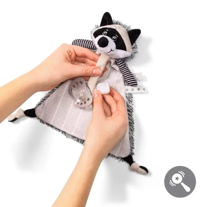 Babyono Hugs with Hanging Racoon Rocky (Objetí se zavěšeným rarohem)