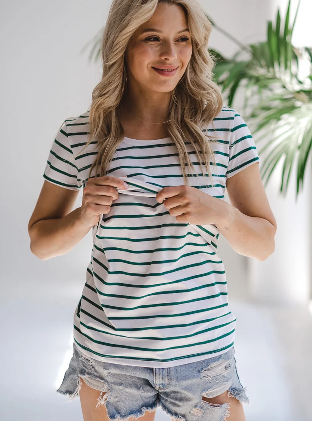 Těhotenská a kojící halenka Milk Shirt, krátký rukáv, s bílými a zelenými pruhy