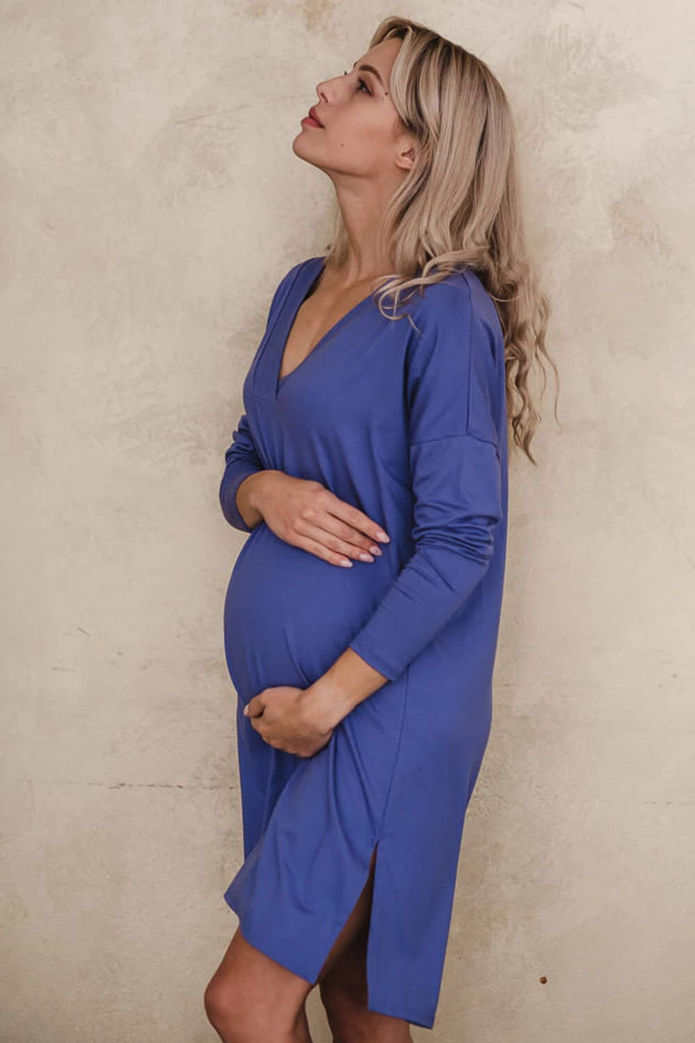 Bambusová těhotenská a kojící noční košile Moon Very Peri s dlouhým rukávem