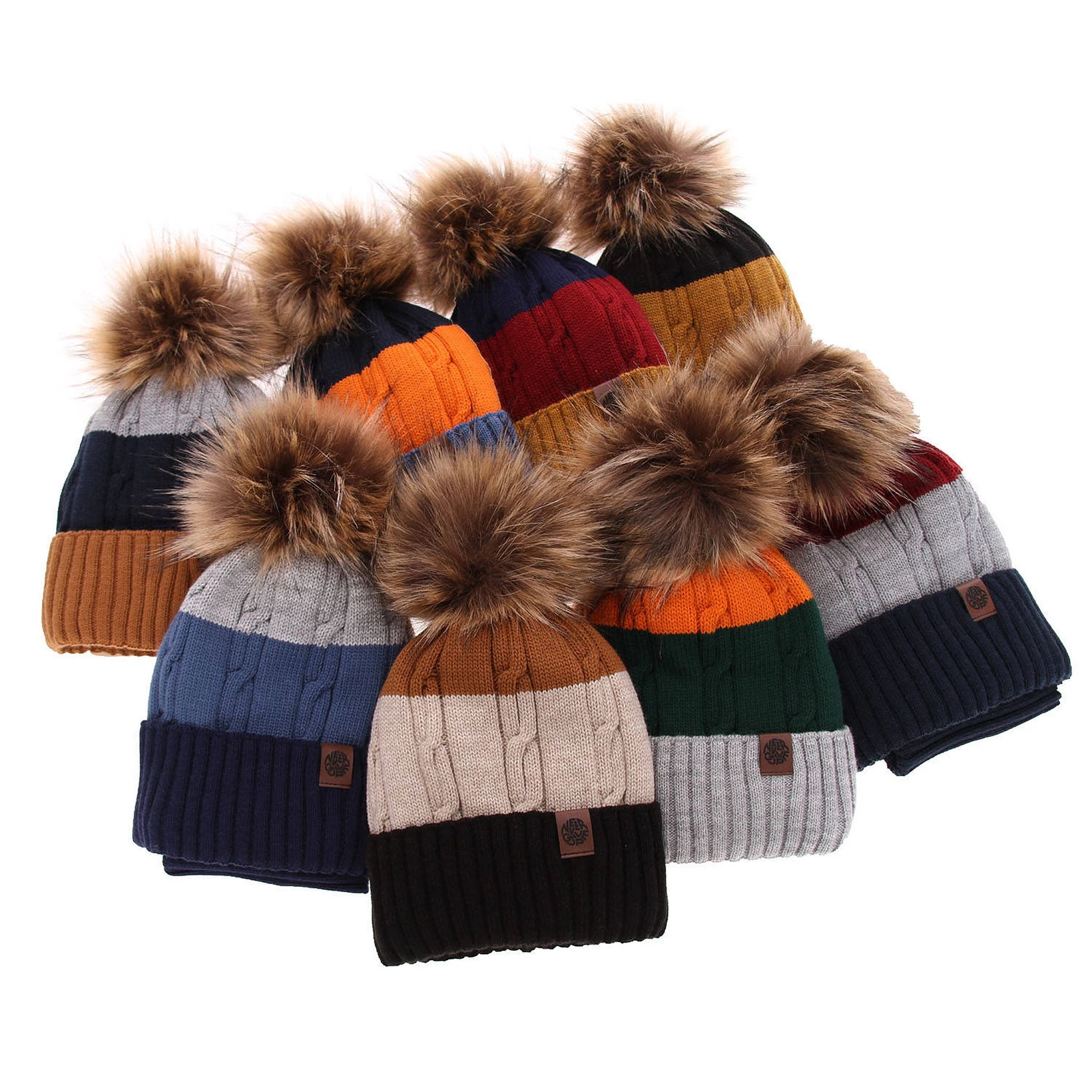 Komplet zimní chlapecký: čepice a tunel šedý s bambulí Karmel