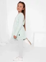 Bílá