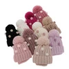 Komplet zimní dívčí: čepice a tunel bílý bambulí Hekate